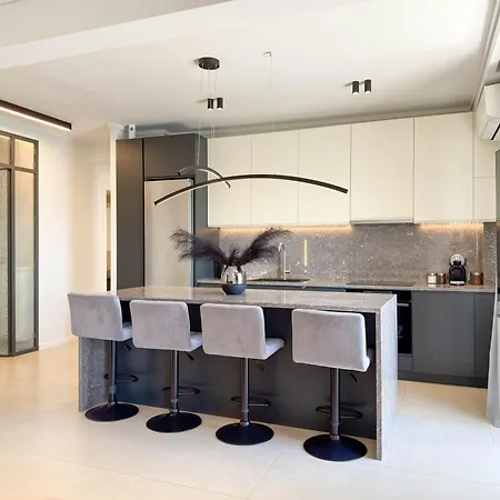 Luxury Sea View Retreat Διαμέρισμα *