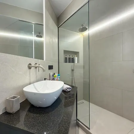 Luxury Sea View Retreat Διαμέρισμα