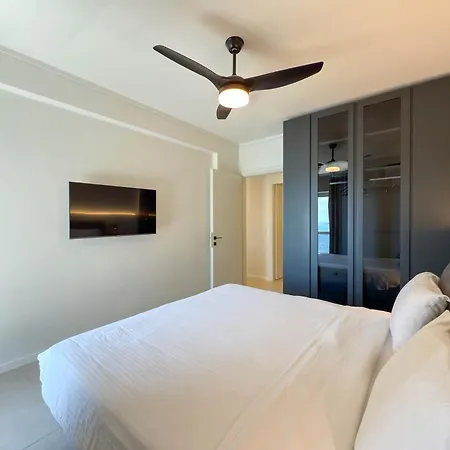 Luxury Sea View Retreat Διαμέρισμα