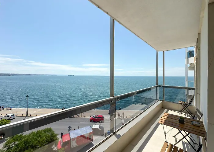 Luxury Sea View Retreat * Tesalónica