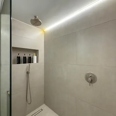 Luxury Sea View Retreat Apartment
