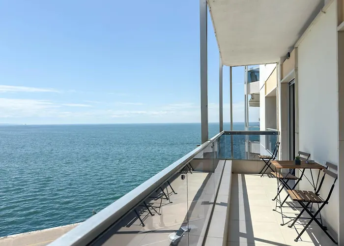 Luxury Sea View Retreat